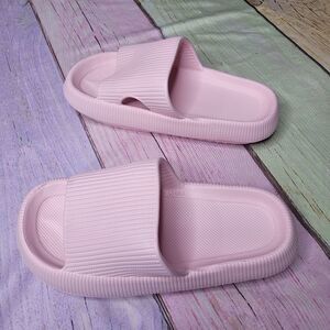 Women's Foam Pillow Slides Slippers Size 5.5 to 6.5